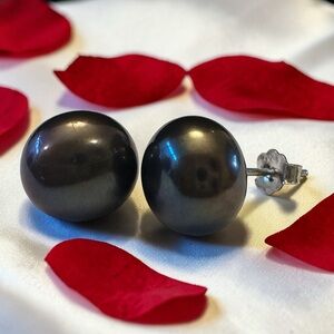 Freshwater Charcoal 10-11mm Silver Stud Pearl Earrings Classic Old Money